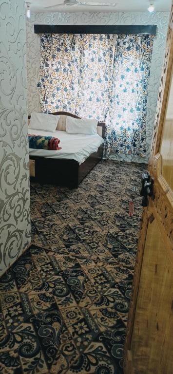 Hotel Kashmir Heaven Srīnagar Zewnętrze zdjęcie